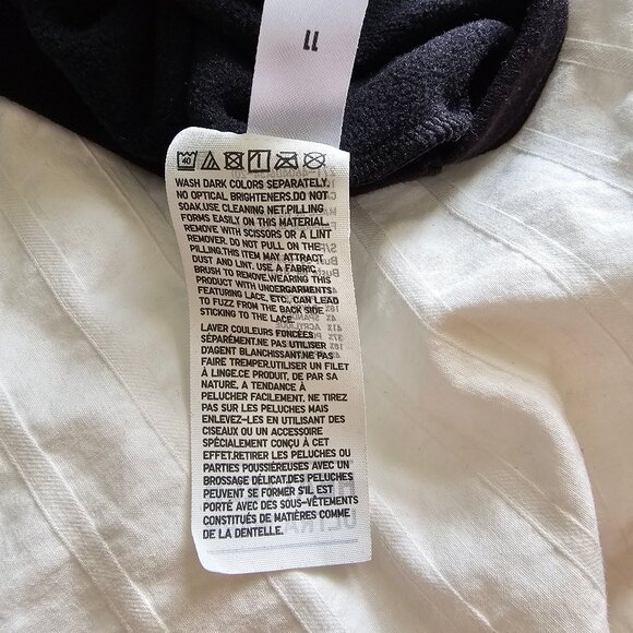 Uniqlo Heattech Ultra Warm Crew Neck Long Sleeve - 2024 - Black - Sz S - Picture 5 of 10